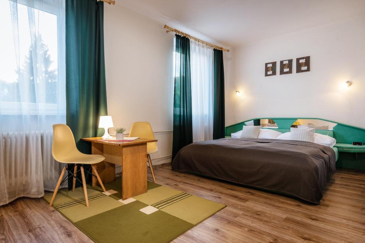 Hotel Poludnica Liptovský Mikuláš Buitenkant foto